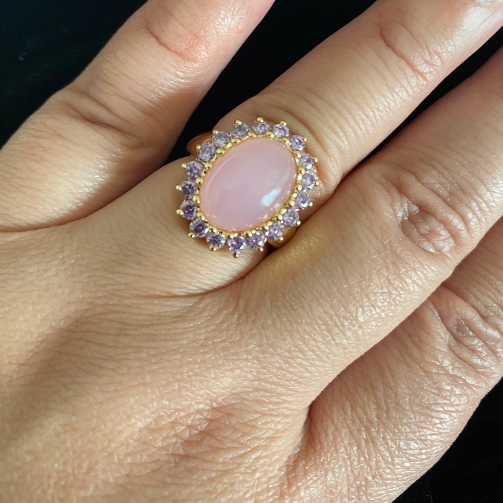 Vintage pretty in pink ring